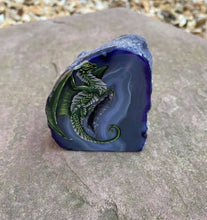 Load image into Gallery viewer, Noble Green Perching Dragon Agate