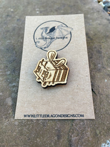 Adorable Bee Wooden Engraved Pin Badge