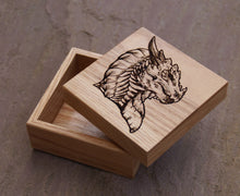 Load image into Gallery viewer, Noble Dragon Solid Oak 9cm Wooden Box