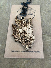 Load image into Gallery viewer, Dragon Skull engraved keyring charm