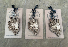 Load image into Gallery viewer, Dragon Skull engraved keyring charm