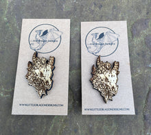 Load image into Gallery viewer, Dragon Skull Engraved Pin Badge