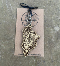 Load image into Gallery viewer, Dice Dragon Engraved Wooden Charm