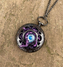 Load image into Gallery viewer, Blue Eyed Pocket Kraken
