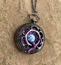 Load image into Gallery viewer, Blue Eyed Pocket Kraken
