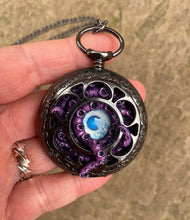 Load image into Gallery viewer, Blue Eyed Pocket Kraken